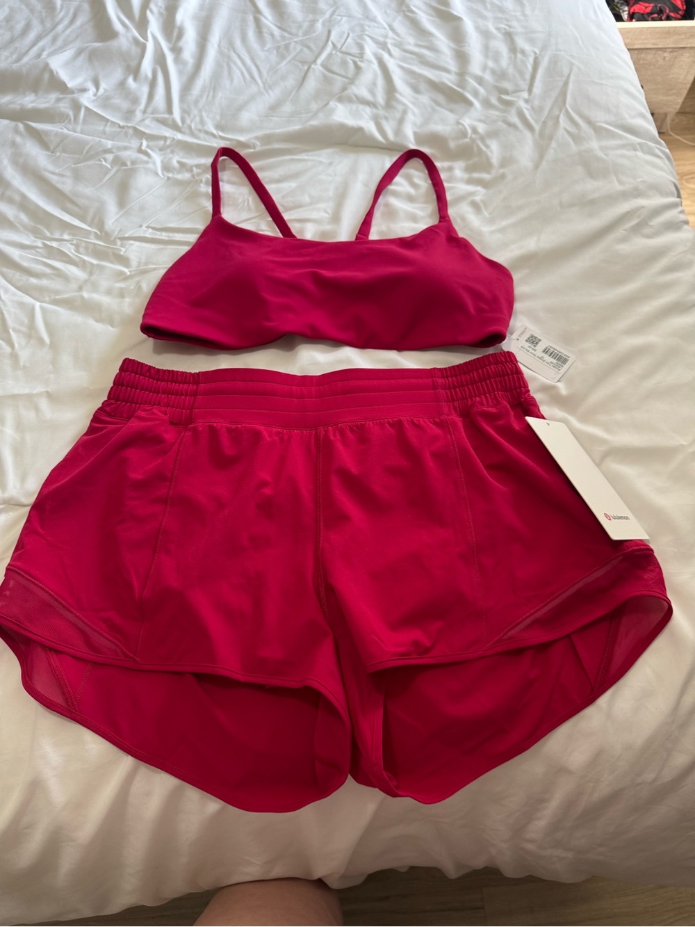 lululemon Set Wunder Train Strappy Racer Bra A/B Hotty Hot HR Short 2.5” Lined